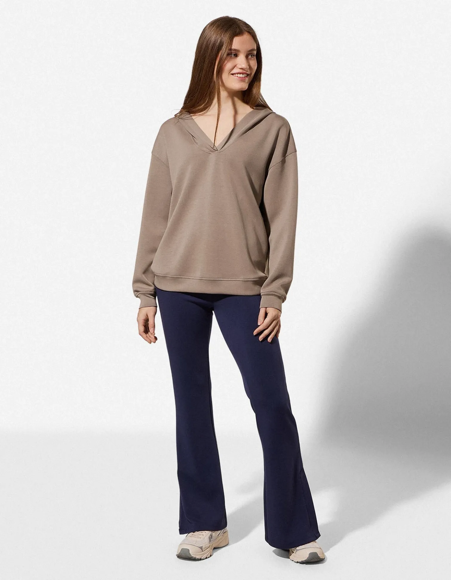 Hoodie - V-Ausschnitt - dunkelbeige