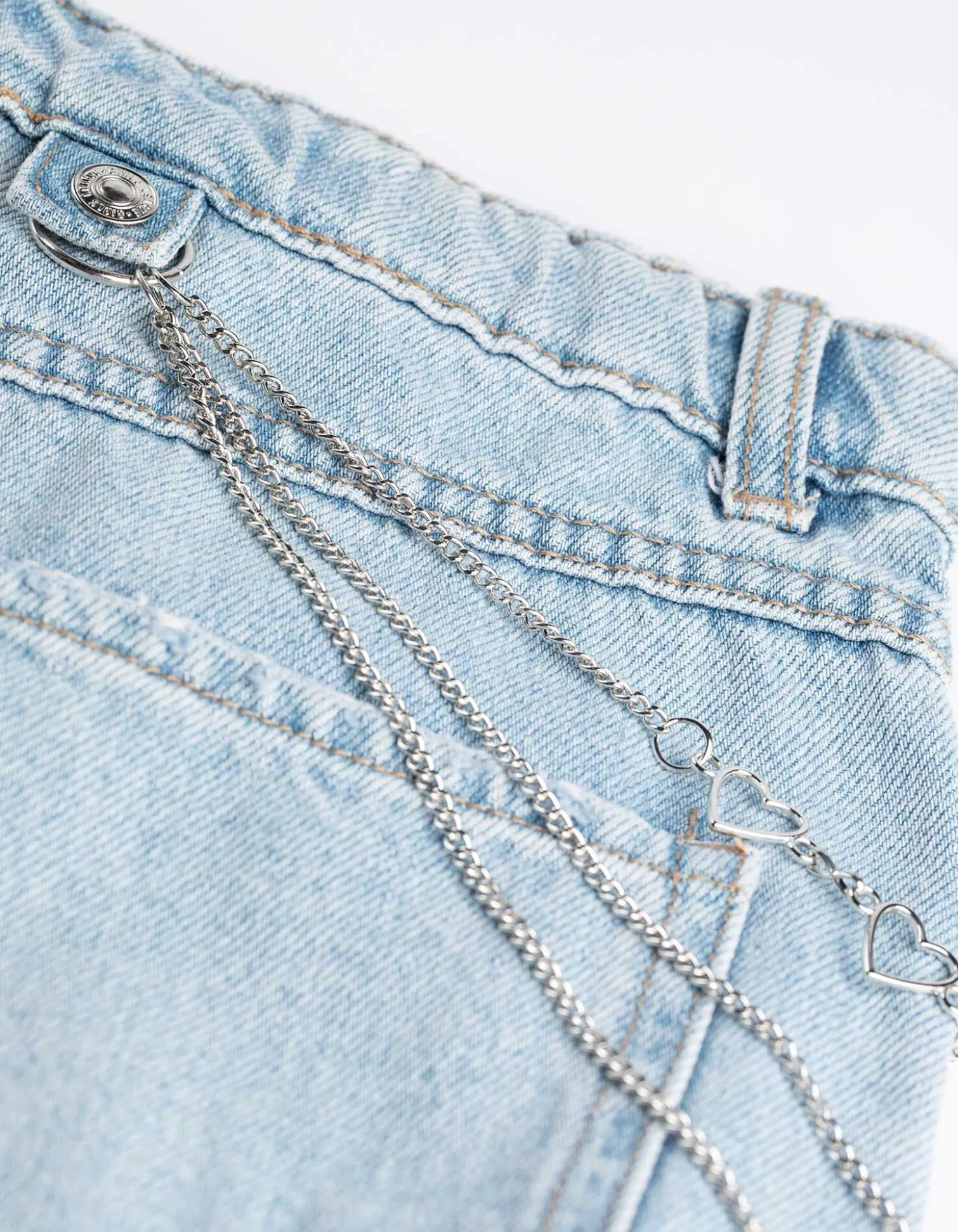 Jeans - Kettedetail - hellblau