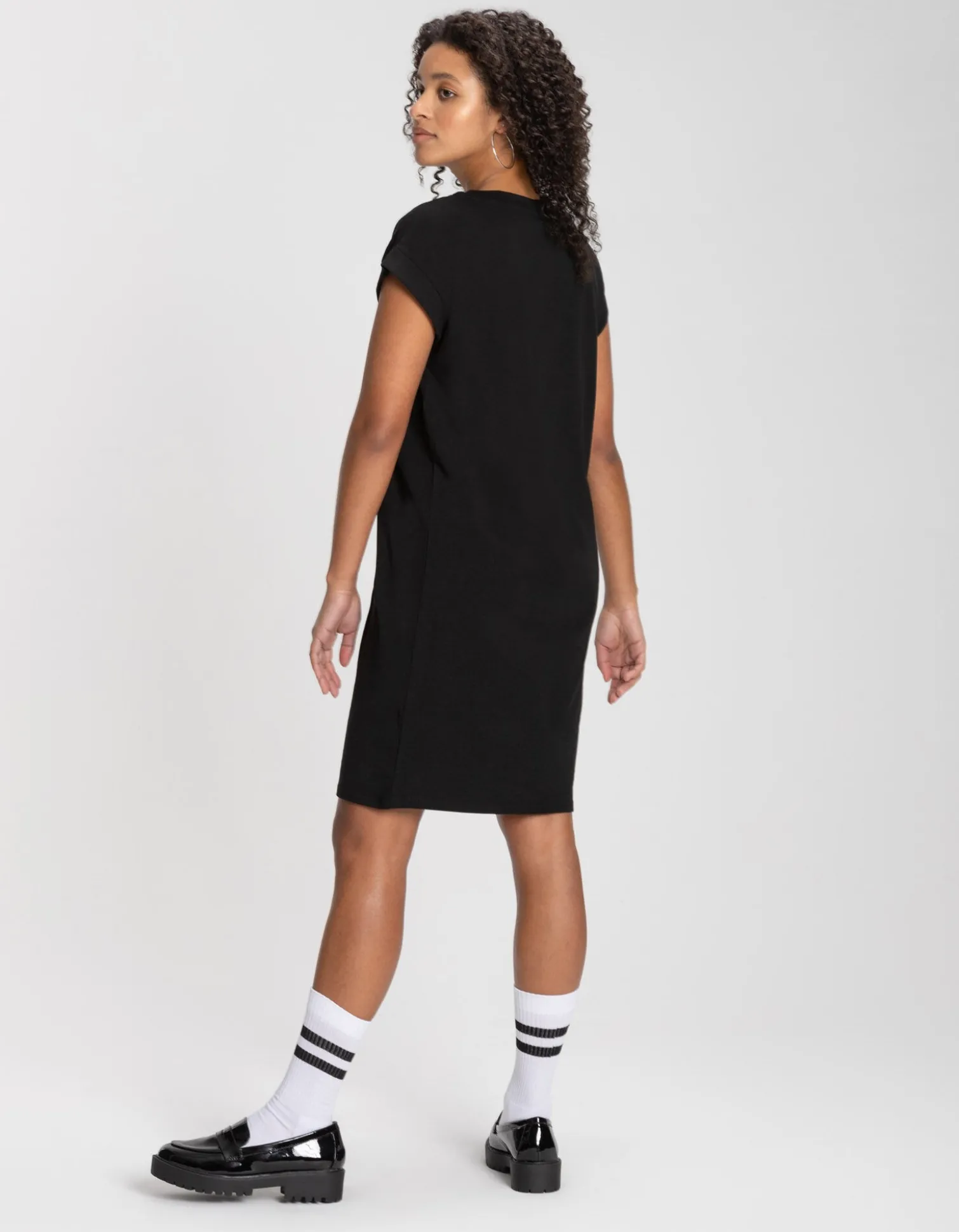 Kleid - gerade geschnitten - schwarz