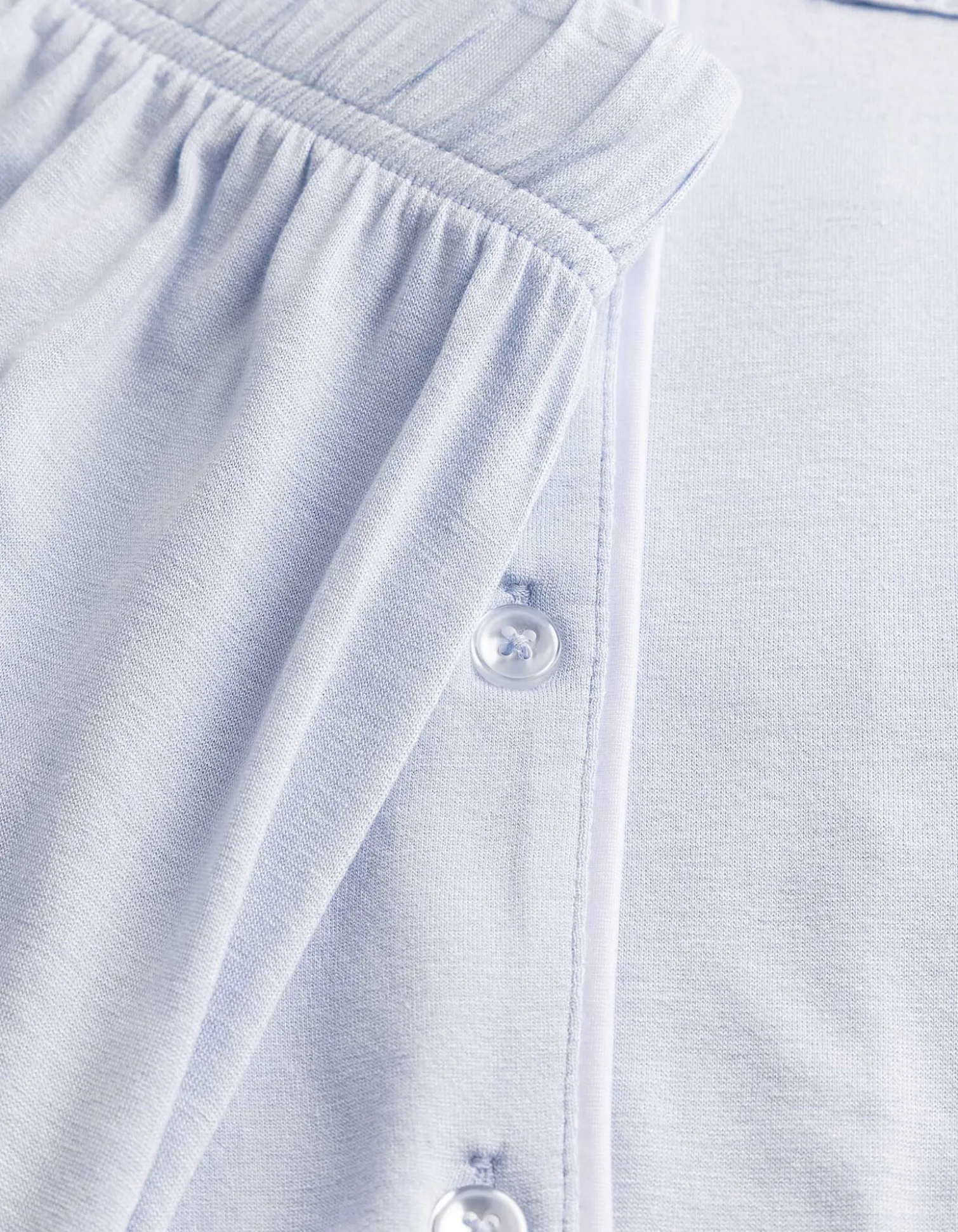 Pyjama Set aus Shirt und Shorts - Viskose-Mix - hellblau