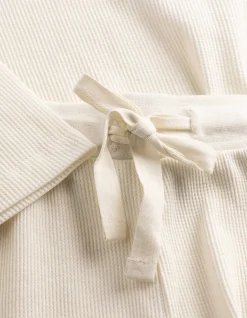 Pyjama Set aus Shirt und Shorts - Waffelstruktur - weiß
