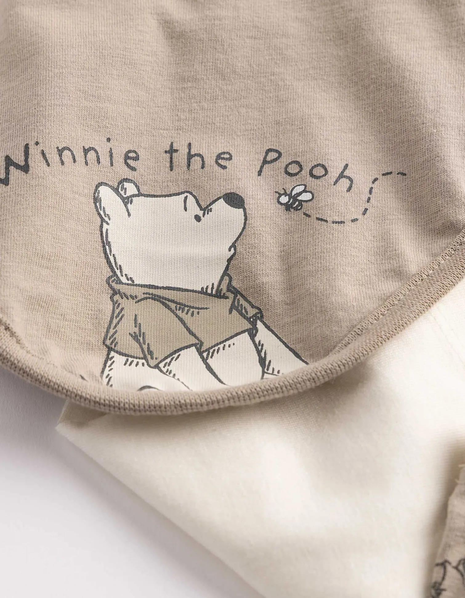 Set aus Langarmshirt, Leggings und Lätzchen - Winnie Puuh - beige