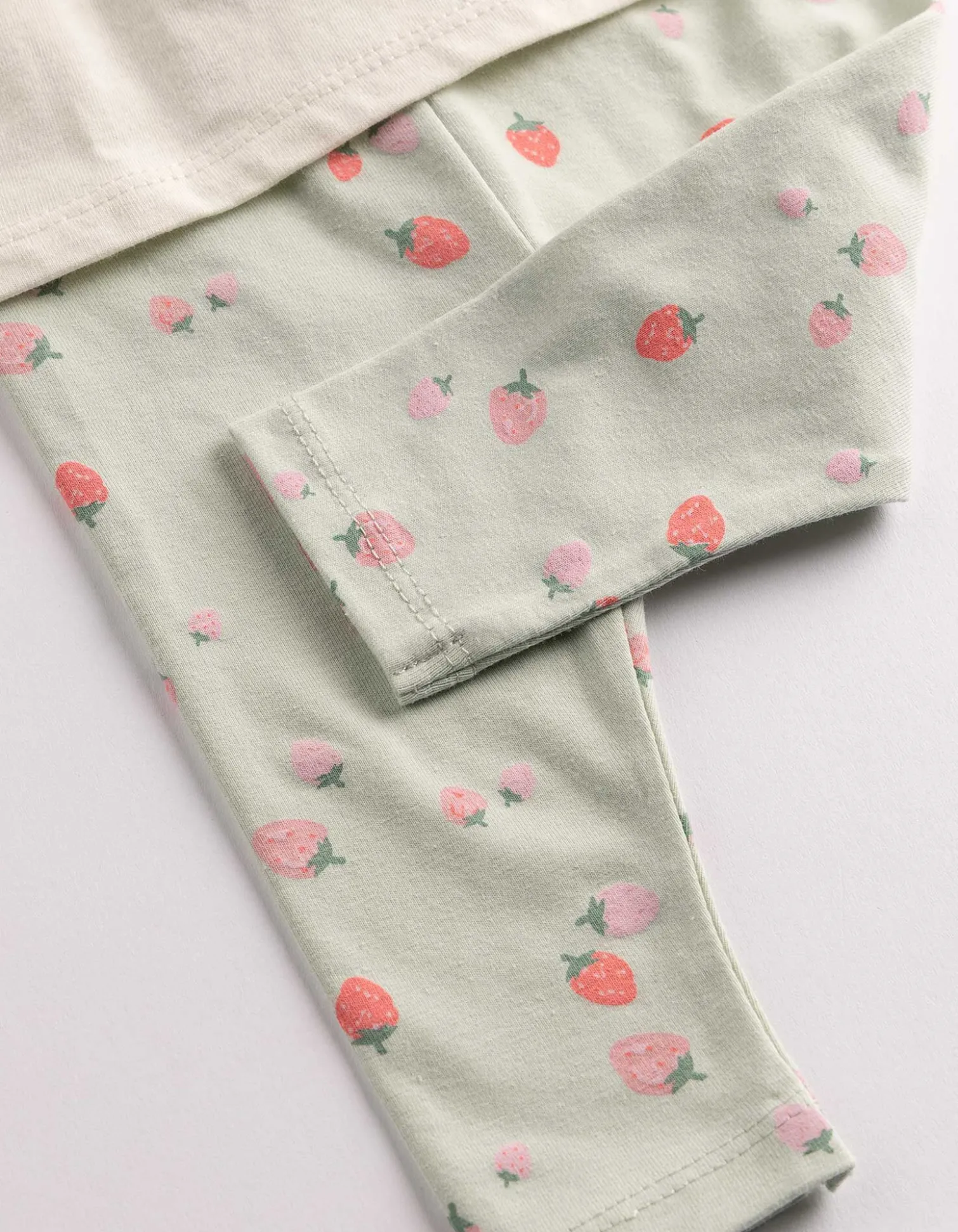 Set aus Langarmshirt und Leggings - Stickereien - weiß