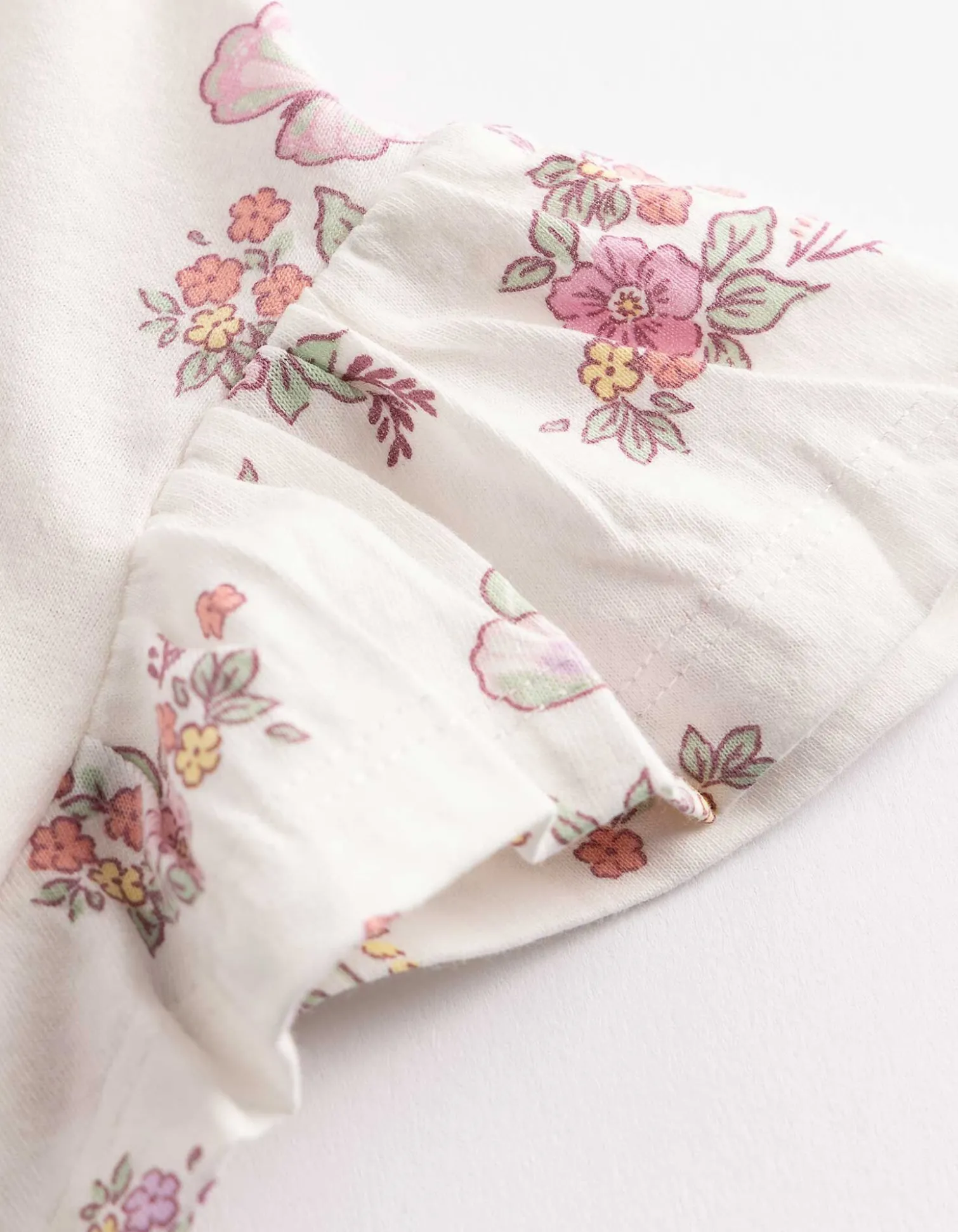 Shirt - Ärmel mit Volants - weiß