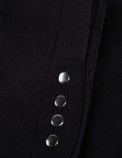 Strickpullover - Zierknöpfe - schwarz